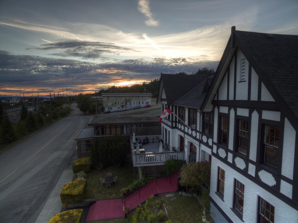 The Old Courthouse Inn Powell River Exteriör bild