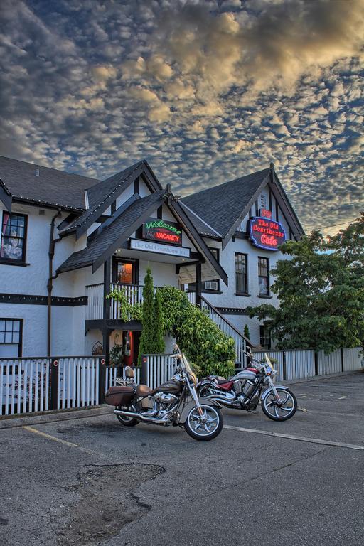 The Old Courthouse Inn Powell River Exteriör bild