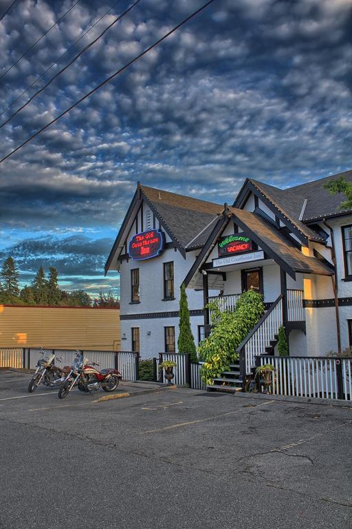 The Old Courthouse Inn Powell River Exteriör bild