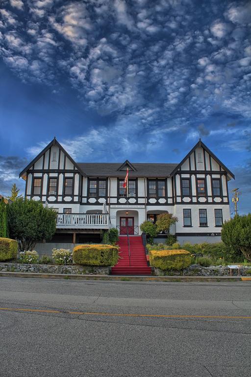 The Old Courthouse Inn Powell River Exteriör bild